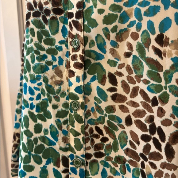 Christopher & Banks green and brown leaf patterned button down blouse size L - Picture 11 of 16